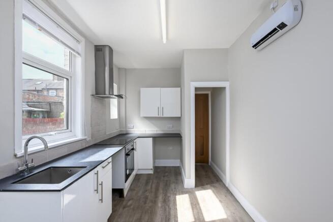 1 bed Flat to rent Image 6