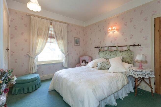 BEDROOM 1 FRONT