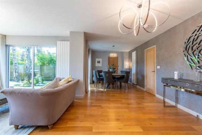 8420718-interior04.jpg