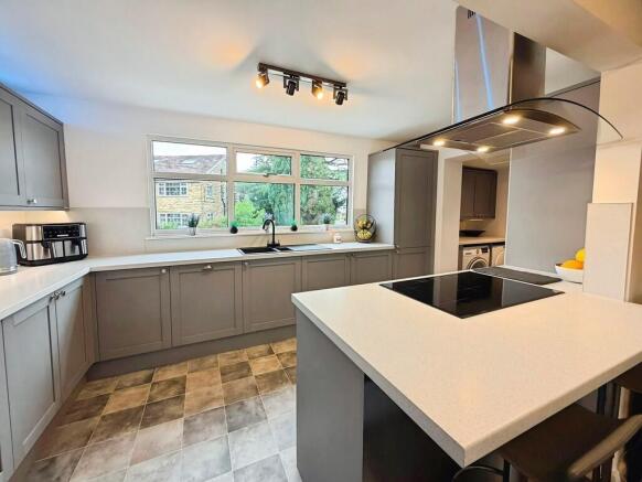 2 bed Link Detached House for sale Image 3