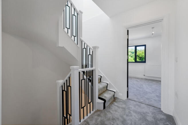 Grand Drive, Raynes Park, SW20 photo 4
