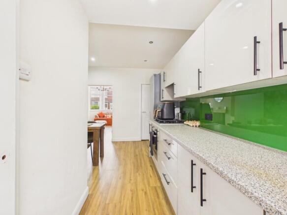 3 bed Terraced for sale Image 4