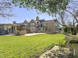 Mulberry Cottage, Road Running Through Littleworth Village, Littleworth, Faringdon SN7 8ED