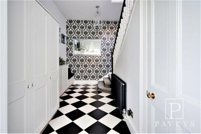 GROUND FLOOR ENTRANCE HALL