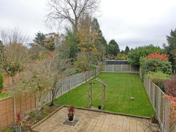 Lynbrook Close 17 Garden View.jpg
