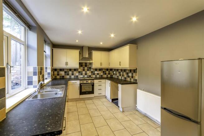 3 bed Semi-Detached to rent Image 4