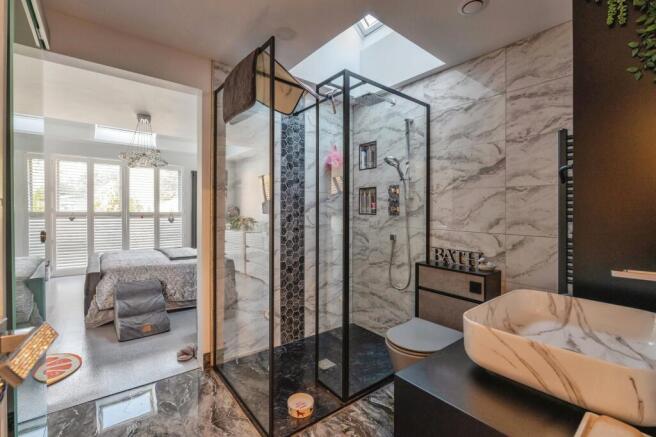 Annexe Shower Room