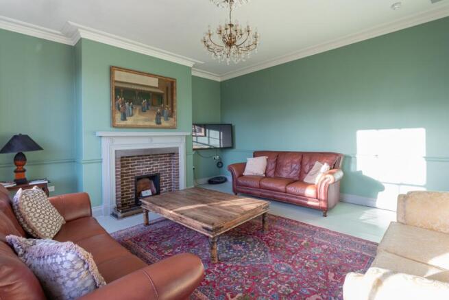 5 bed Detached for sale Image 10