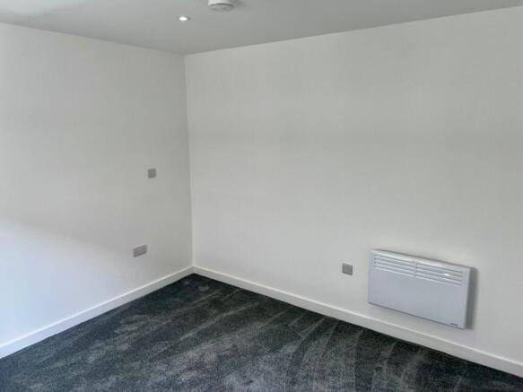 2 bed Apartment to rent Image 5