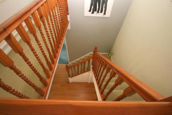 Galleried Landing & Balustrade