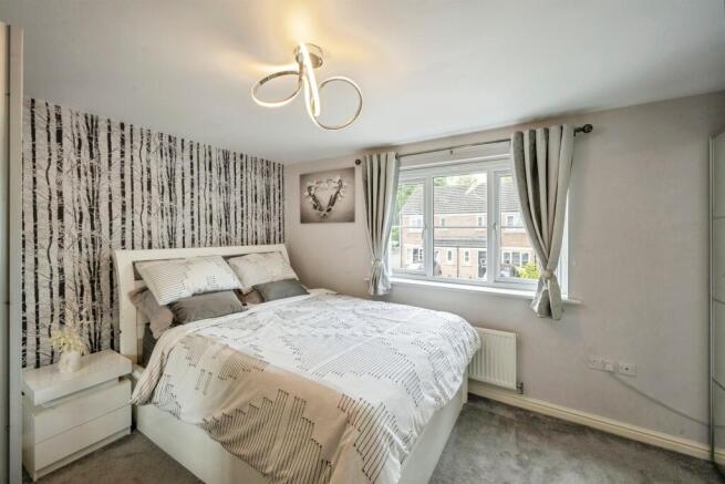 4 bed Detached for sale Image 12