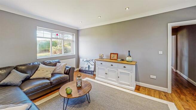 Station-House-turn-your-phone-on-its-side-Bedroom(