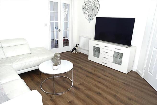 LOUNGE 2.jpg