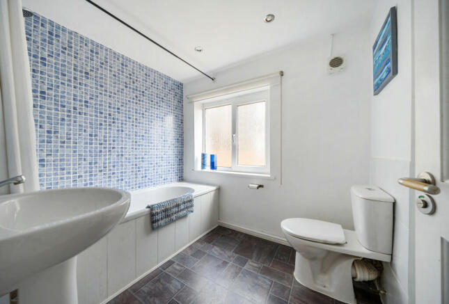 Family Bathroom.Jpg