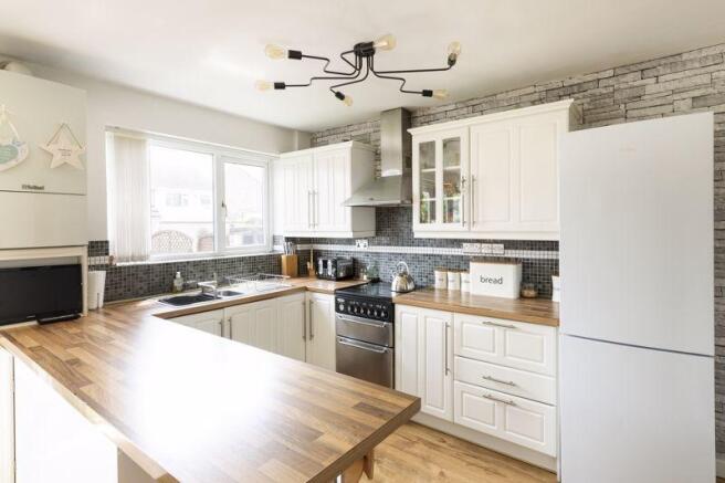 Kitchen / Dini...