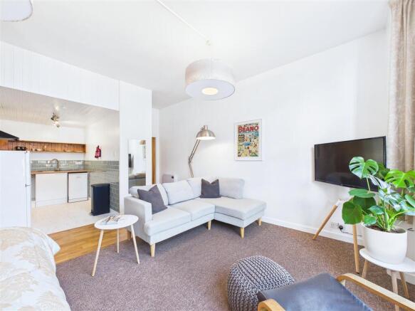 Open Plan Sitting Room & Bedroom