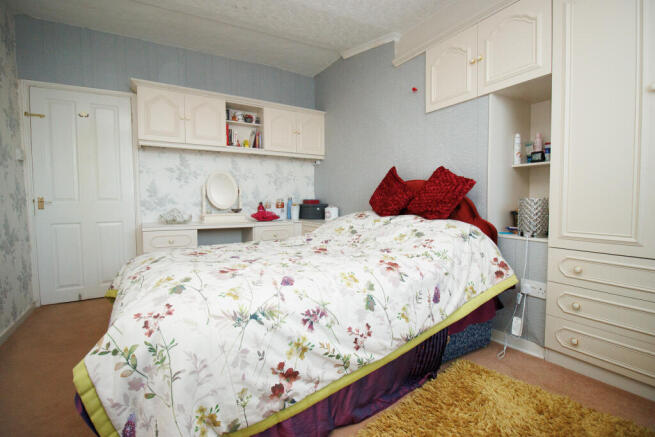 2 bed Apartment for sale Image 6
