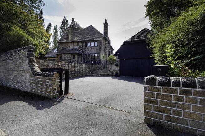 6 bed Character Property for sale Image 5