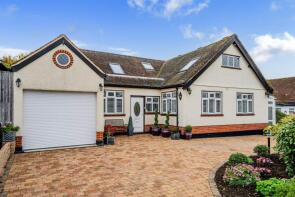 62, Waterer Gardens, Tadworth KT20 5PD
