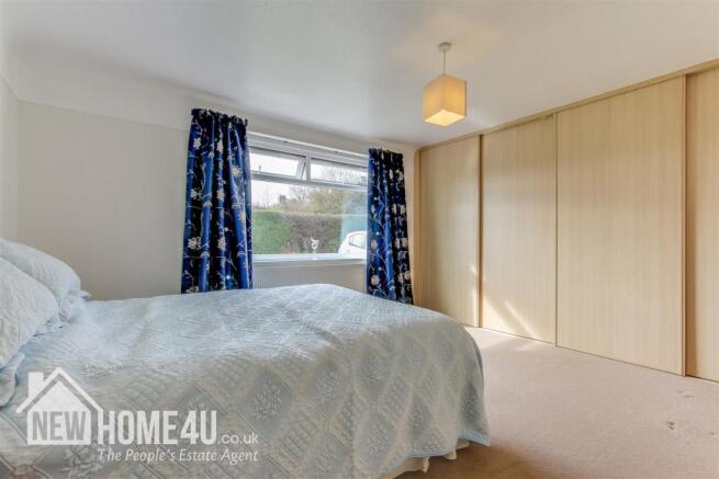 MASTER BEDROOM: