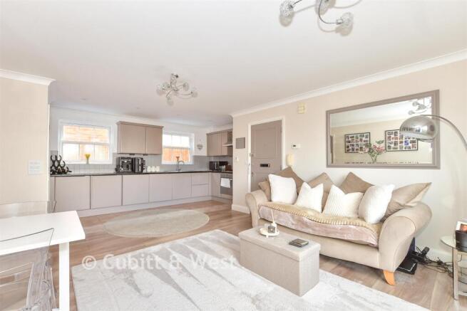 Kitchen/ Lounge/ Diner