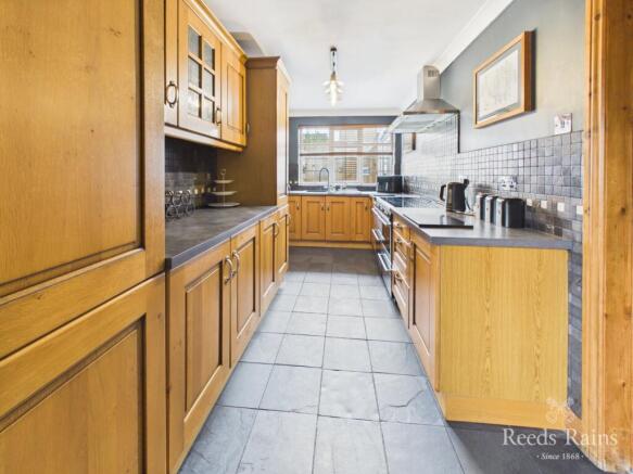 3 bed Semi-Detached for sale Image 7