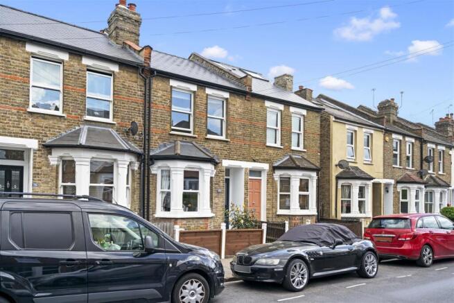 77 Castle Road TW7-3.jpg