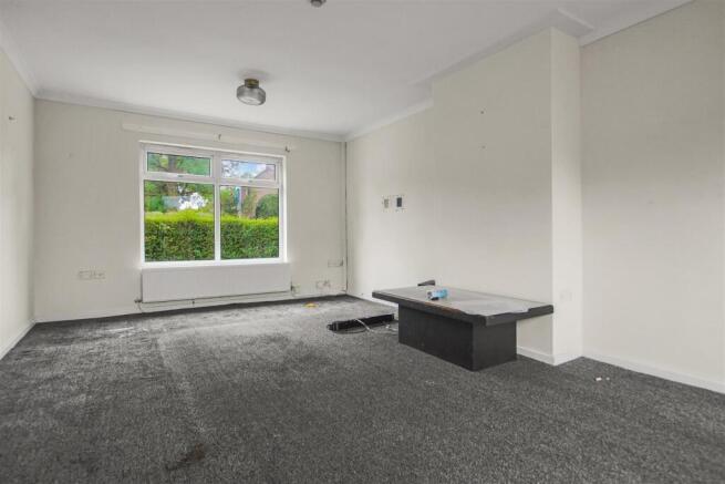 Kingsfold Drive, Penwortham, Preston photo 4
