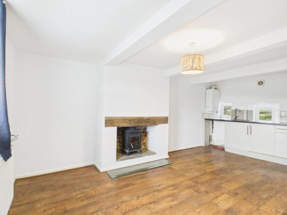 CAM03729G0-PR0190-STILL004