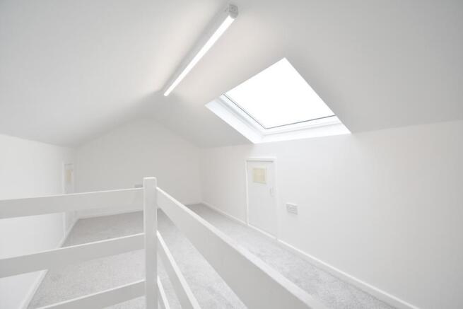 4 bed Semi-Detached to rent Image 12