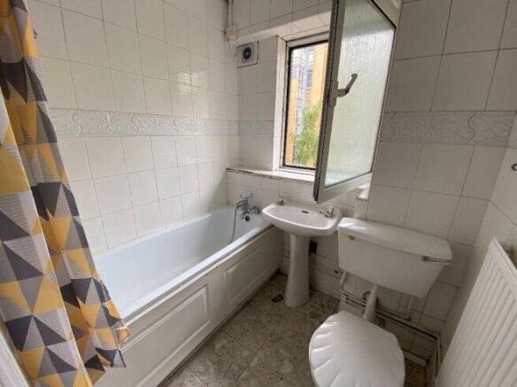 room-2-flat-12-gilbertson-house-e14-8pl-993567