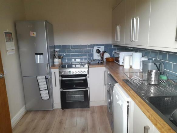 Kitchen 1.jpg