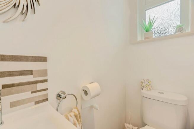 3 bed Semi-Detached for sale Image 7