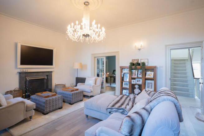 5 bed Detached to rent Image 12