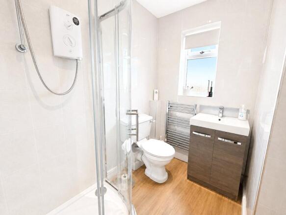 4 bed Detached for sale Image 12