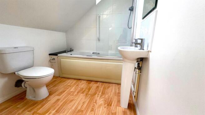 Ensuite (1).jpg