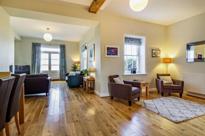 Dining Area/Snug