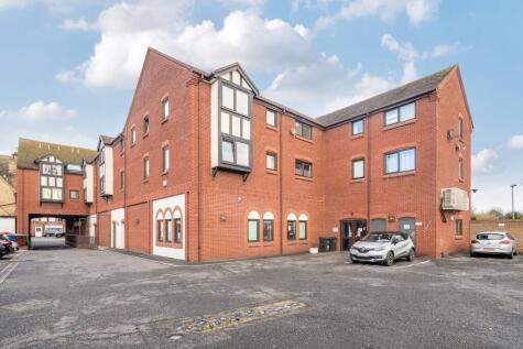 High Street, Shefford, SG17