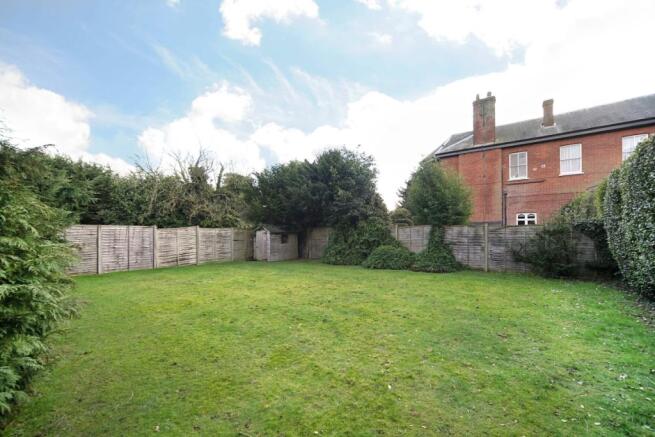 5_the_lawn_105617...