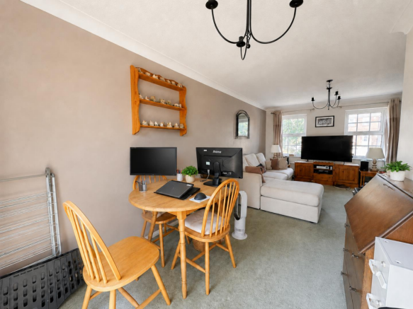 Lawson Crescent, Great Billing, Northampton NN3 photo 4