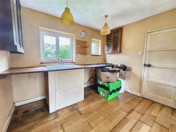 5 - Semi-detached House for Auction, Long Ashton.j