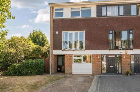 Broadheath Drive, Chislehurst, Kent, BR7
