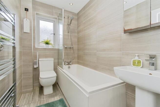 4 bed Detached for sale Image 6