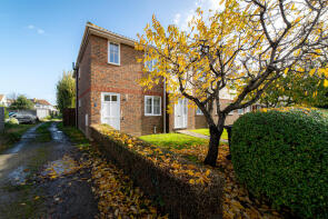 2, Cherry Tree Court, Pier Avenue, Whitstable CT5 2HQ