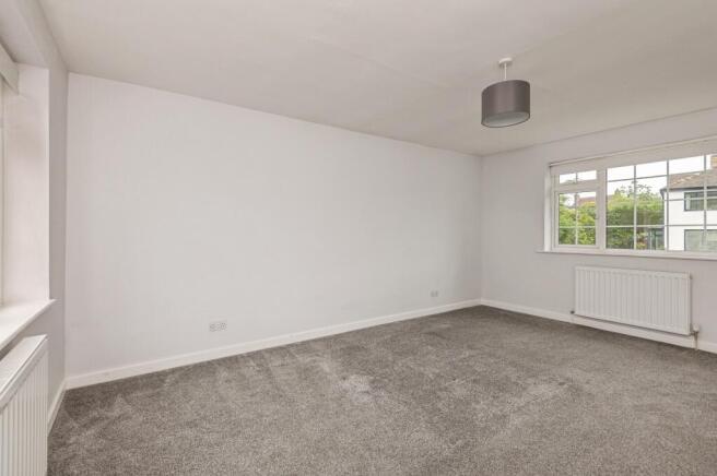 4 bed Detached for sale Image 11