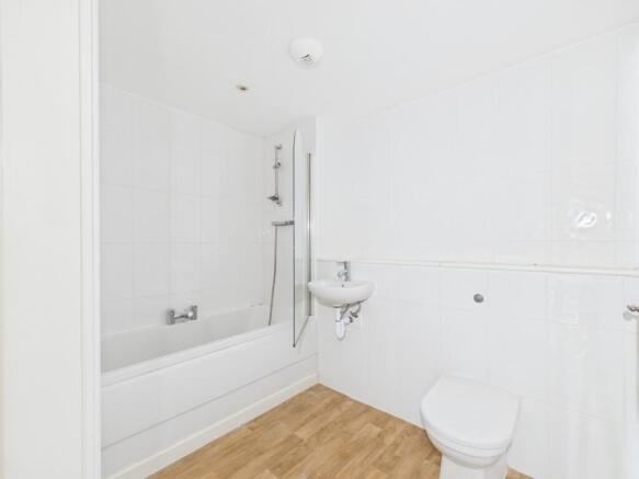 1 bed Apartment for sale Image 6