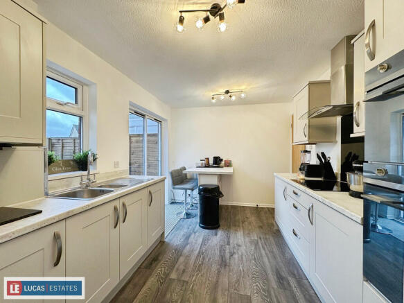 f1acade1--4B55-98...