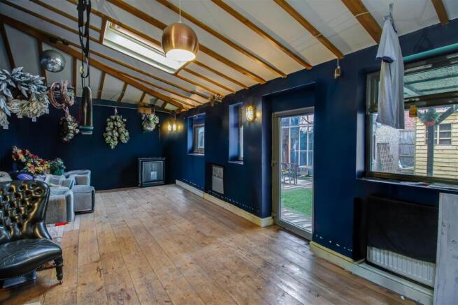 3 bed Semi-Detached for sale Image 5