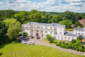 Apartment 3, Tewin Water House, Road From East Herts Boundary, Tewin Water, Welwyn AL6 0AA