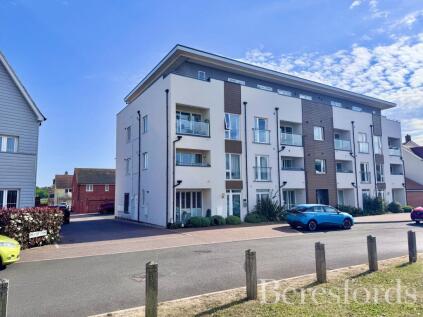 Marina Walk, Rowhedge, CO5